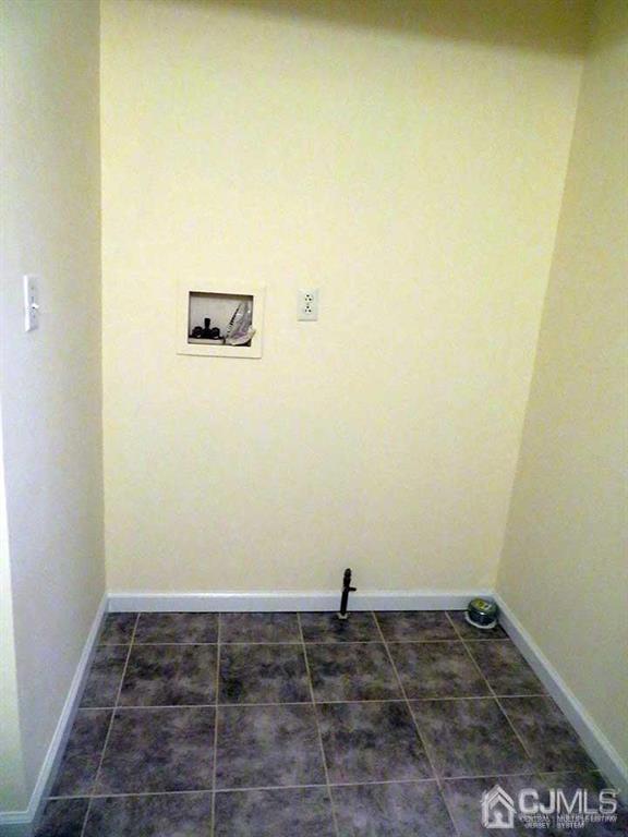 1818 Oak Tree Road Edison, NJ 08820 - Photo 13 of 25 a view of a small space