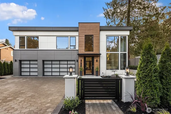 $5,980,000 | 7611 Northeast 12th Street, Medina, WA 98039