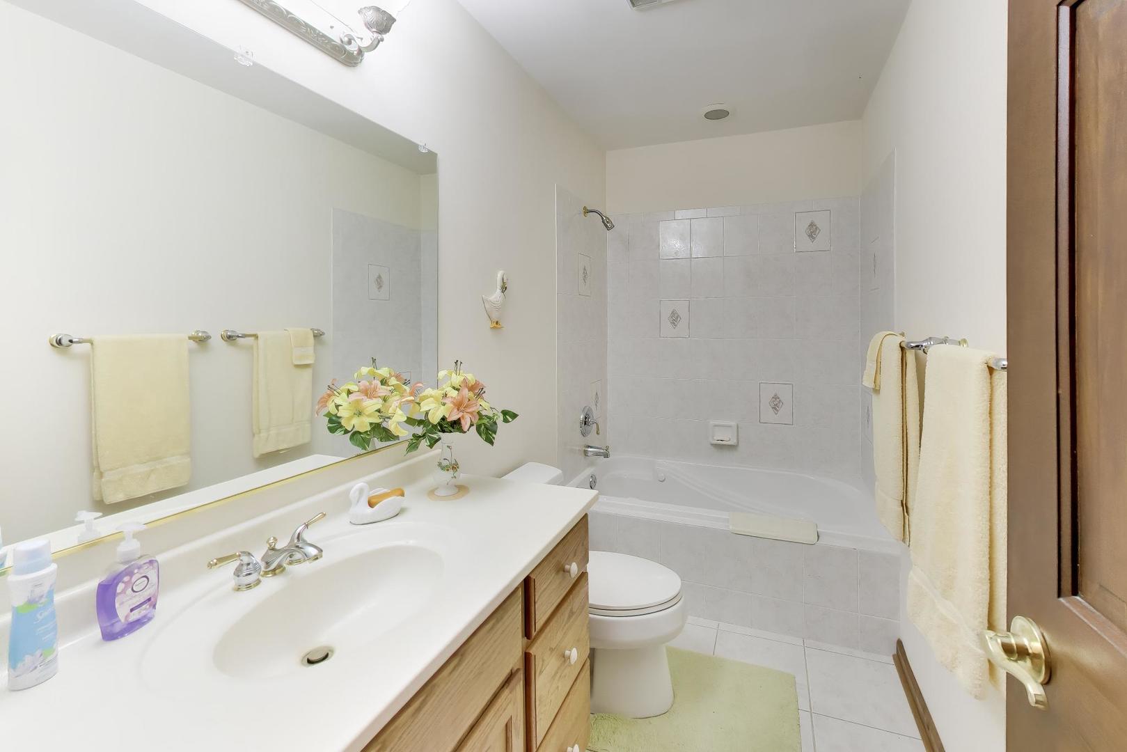 2899 Nish Road Crystal Lake, IL 60012 - Photo 17 of 32 Gallery Image 17
