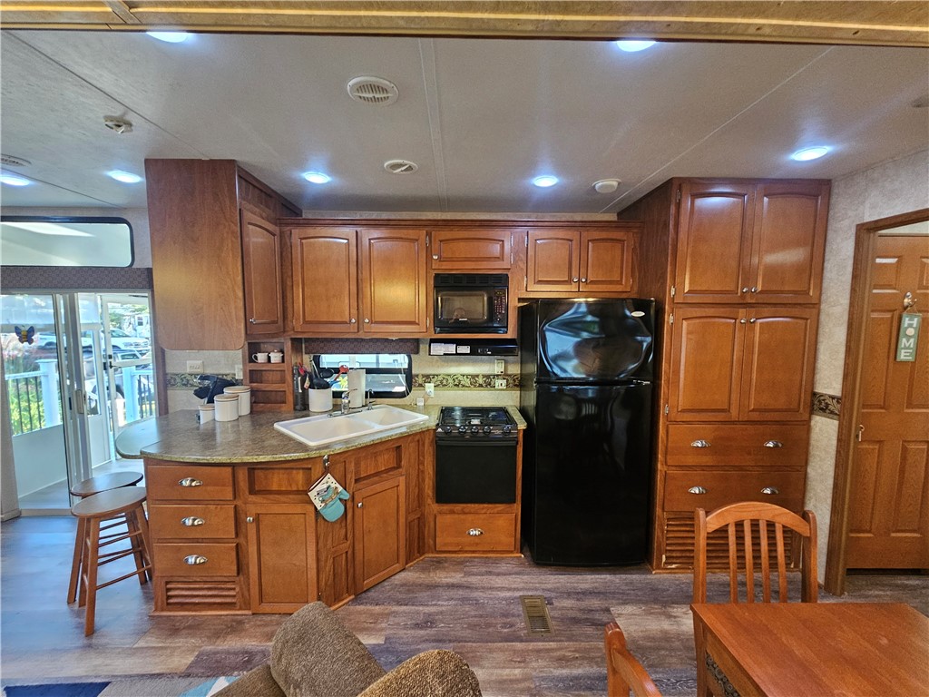 118 Dunns Corner Road Westerly, RI 02891 - Photo 13 of 22