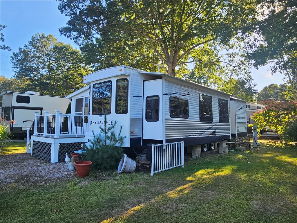 118 Dunns Corner Road Westerly, RI 02891 - Photo 3 of 22