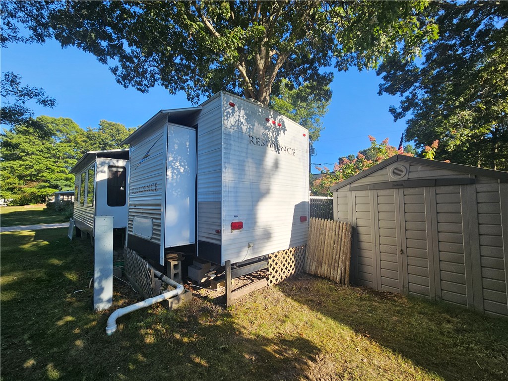 118 Dunns Corner Road Westerly, RI 02891 - Photo 4 of 22