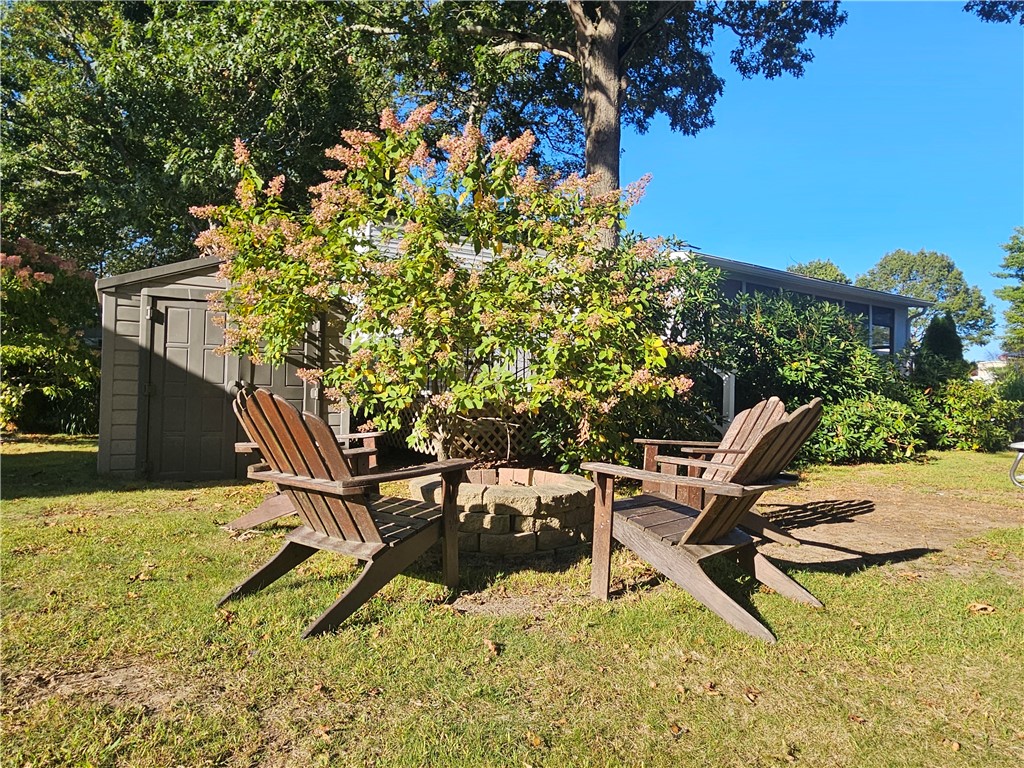 118 Dunns Corner Road Westerly, RI 02891 - Photo 5 of 22