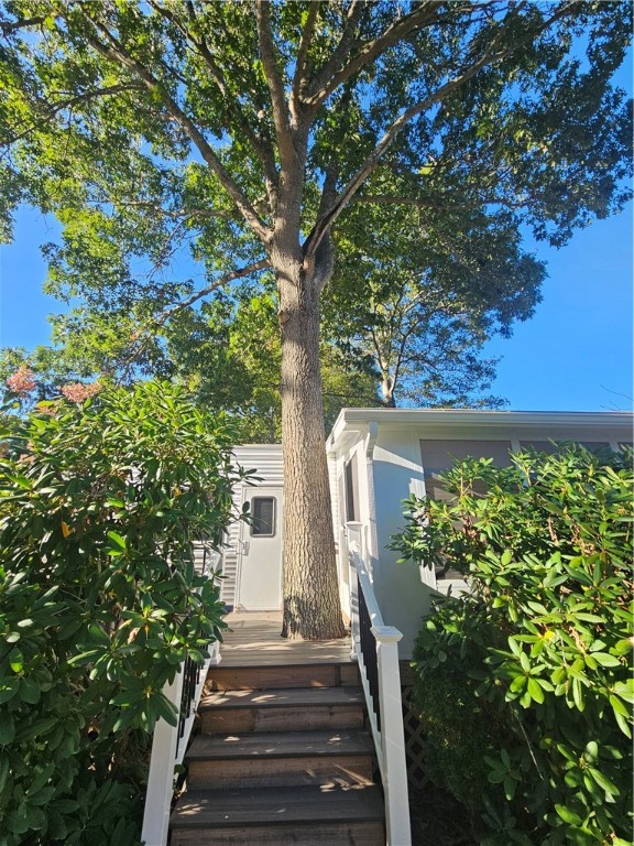 118 Dunns Corner Road Westerly, RI 02891 - Photo 6 of 22