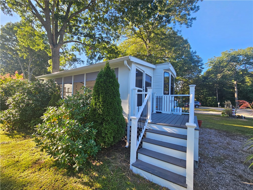 118 Dunns Corner Road Westerly, RI 02891 - Photo 10 of 22