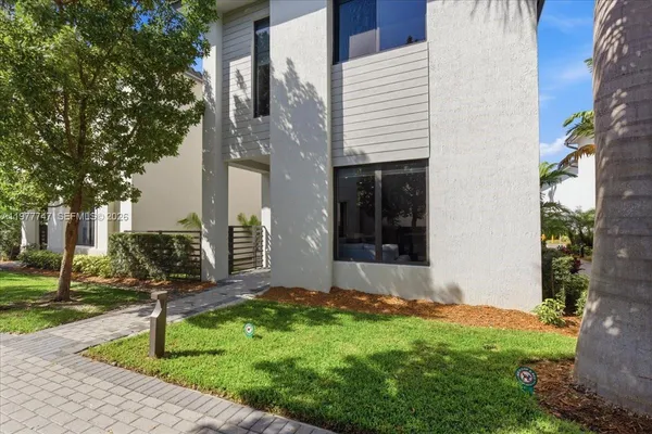$1,150,000 | 4395 Northwest 80th Street, Doral, FL 33166
