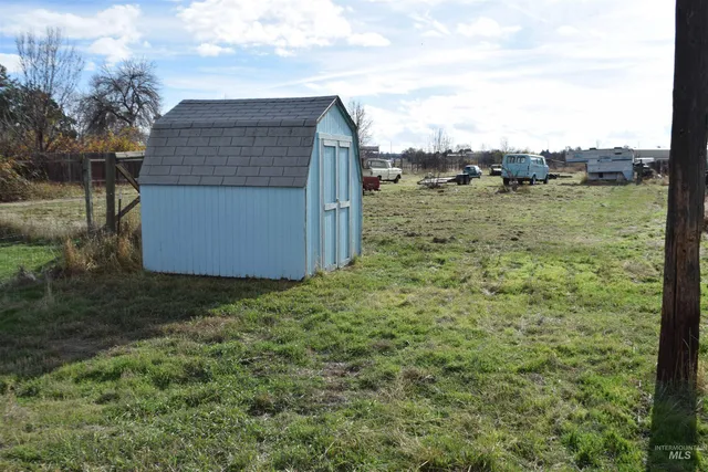 $599,800 | 825 East Pine Avenue, Meridian, ID 83642