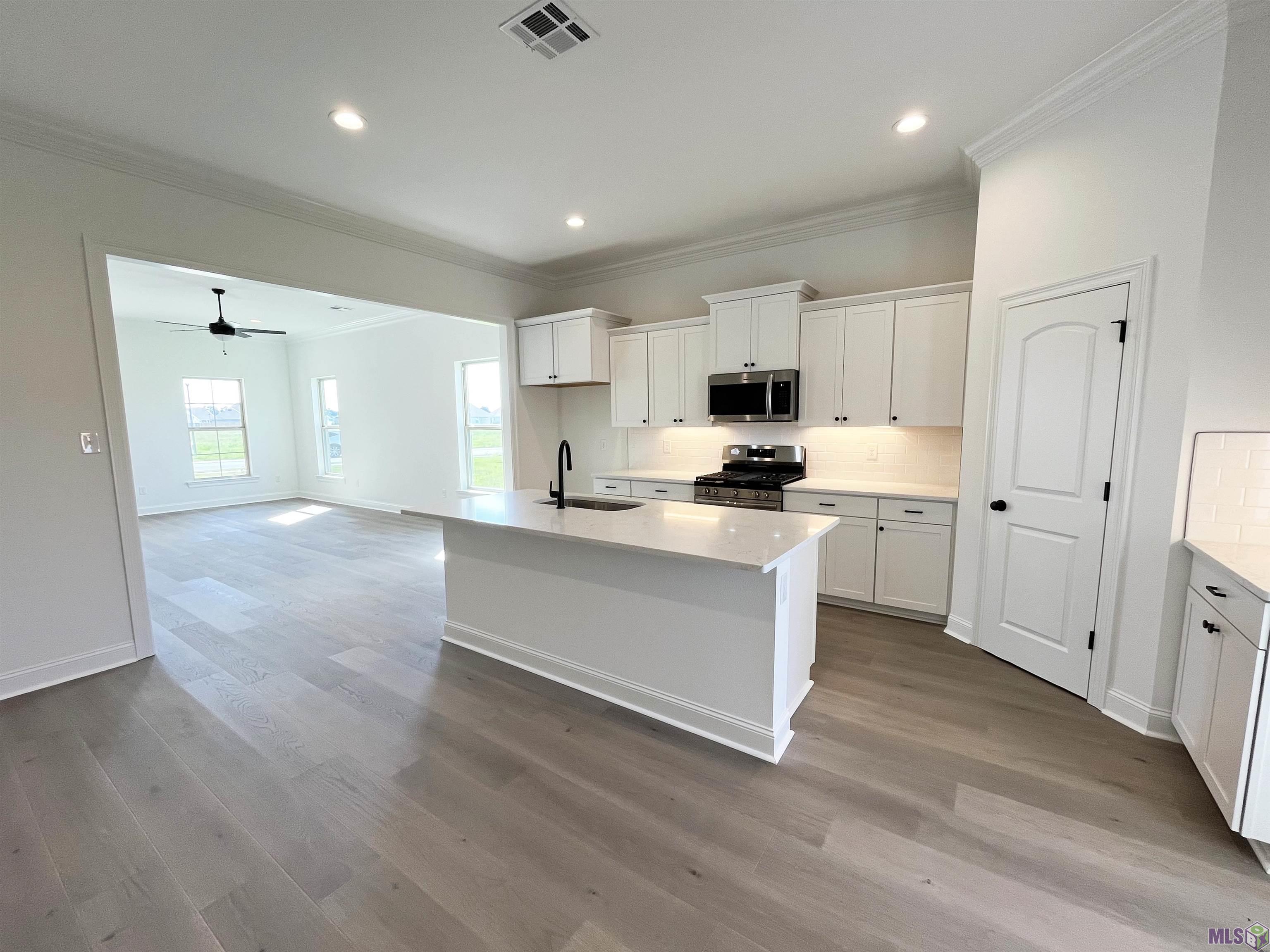 3441 Shoreside Avenue Baton Rouge, LA 70810 - Photo 2 of 12 Gallery Image 2