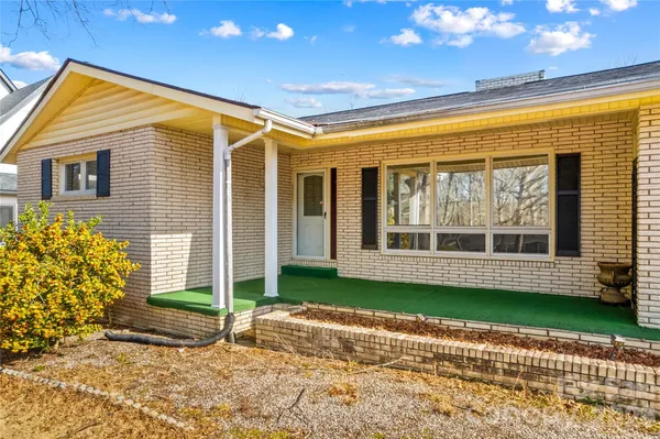 $320,000 | 305 Sills Drive, Salisbury, NC 28146