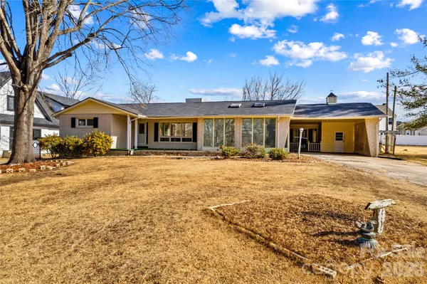 $320,000 | 305 Sills Drive, Salisbury, NC 28146