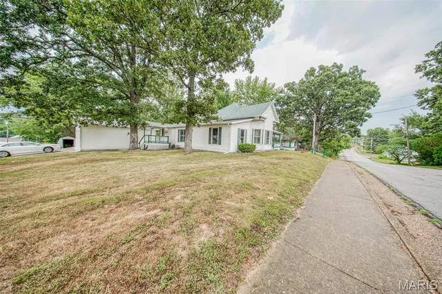 $182,500 | 103 South Pershing Street, Salem, MO 65560