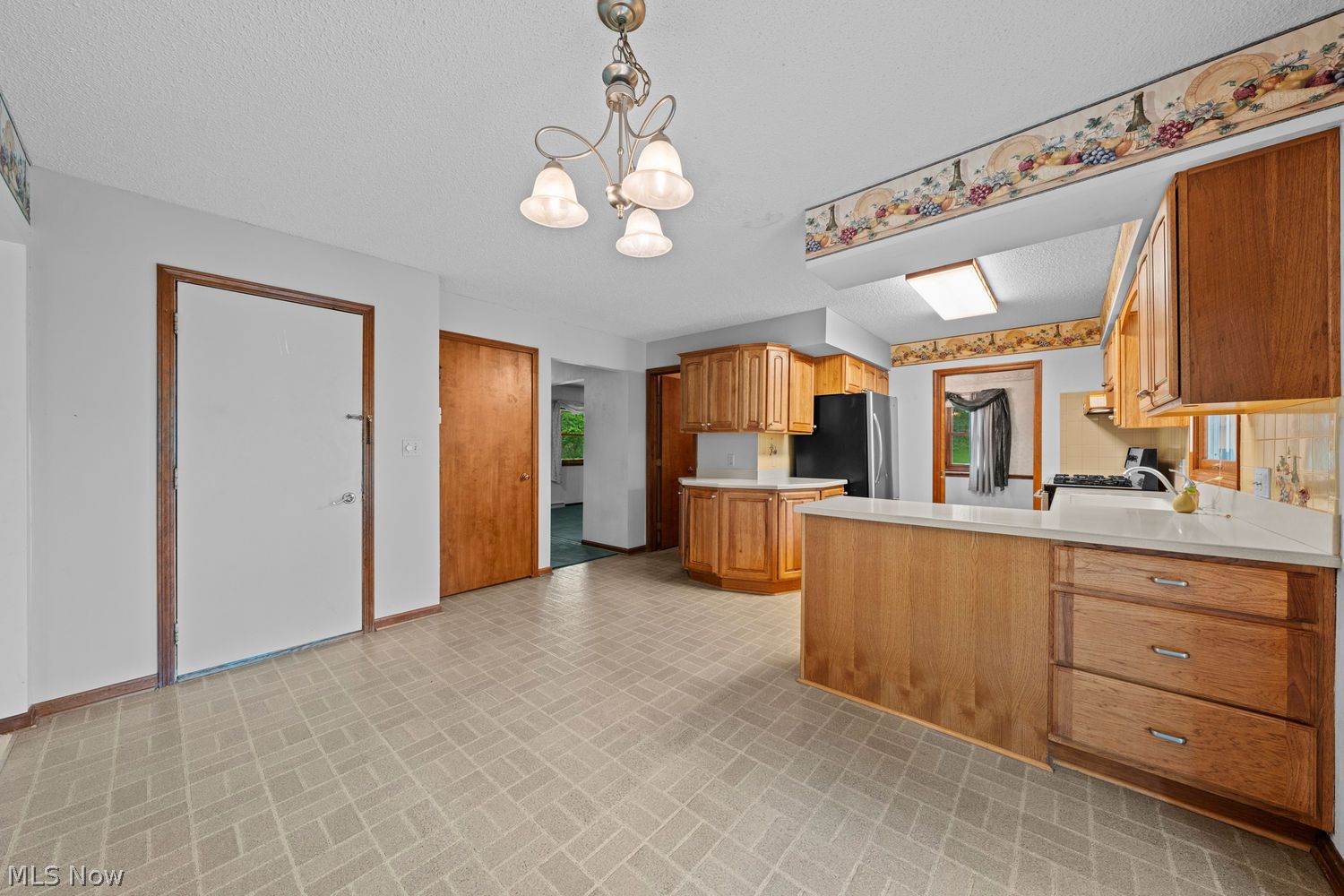 2407 Inas Drive Akron, OH 44321 - Photo 20 of 47 Gallery Image 20