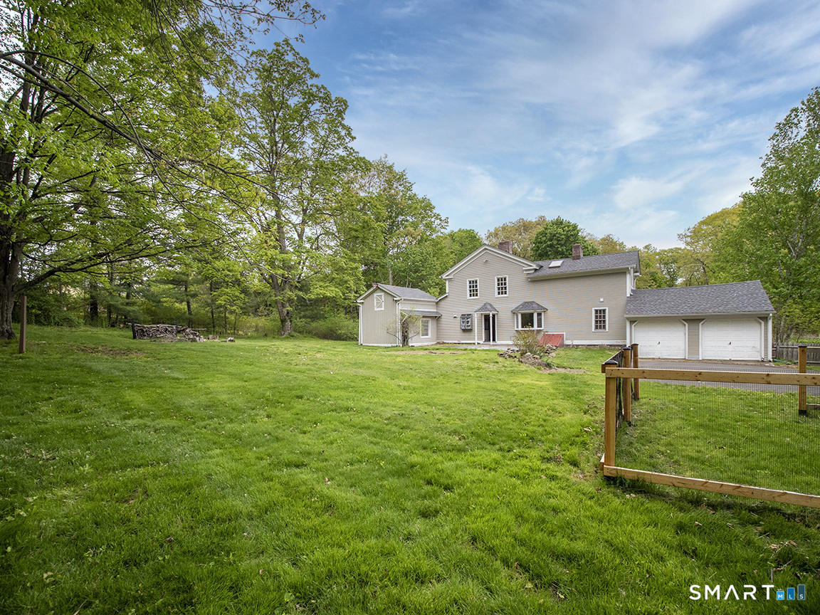 388 Amity Road Woodbridge, CT 06525 - Photo 5 of 39