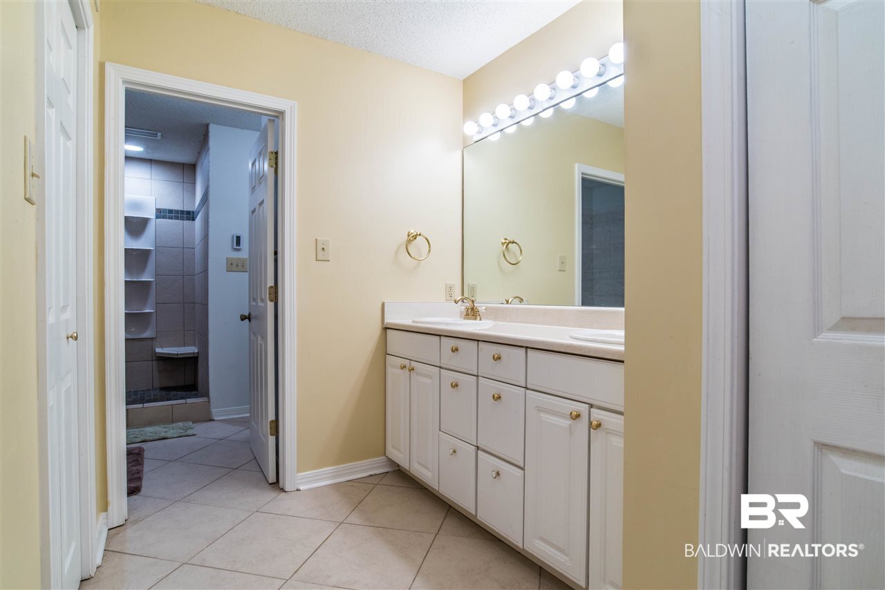 5766 Chester Court Mobile, AL 36609 - Photo 26 of 44 Downstairs Master Suite