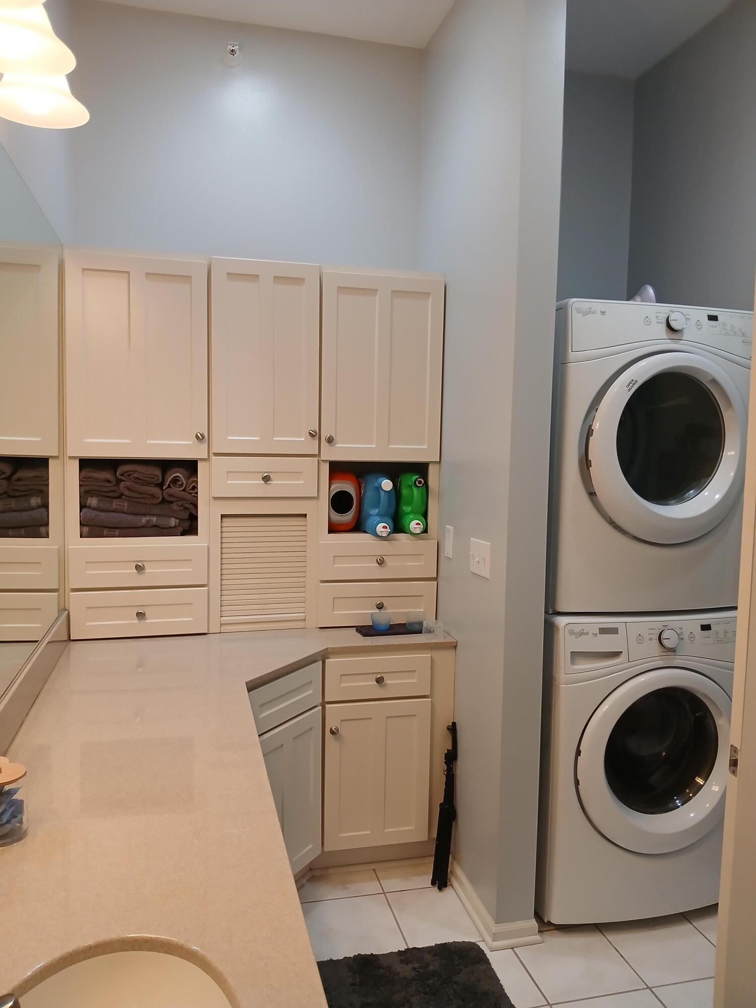 300 South Rath Avenue, Unit 5 Ludington, MI 49431 - Photo 20 of 28 Upper Floor Guest Bath & Laundry