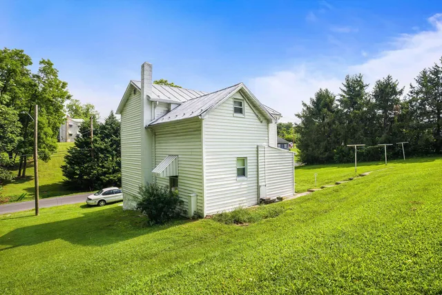 $193,000 | 100 Jr Avenue, Shenandoah, VA 22849