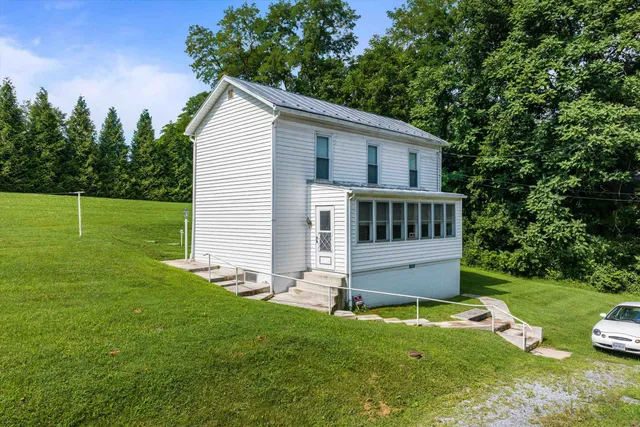 $193,000 | 100 Jr Avenue, Shenandoah, VA 22849