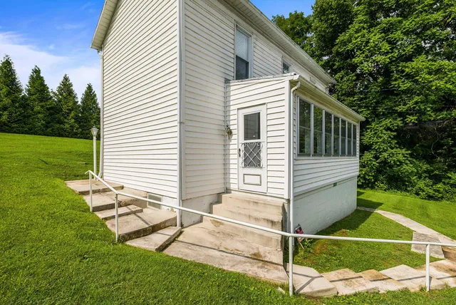 $193,000 | 100 Jr Avenue, Shenandoah, VA 22849