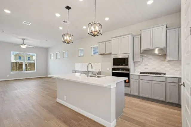 $340,020 | 619 Topwater Trail, Kemah, TX 77565