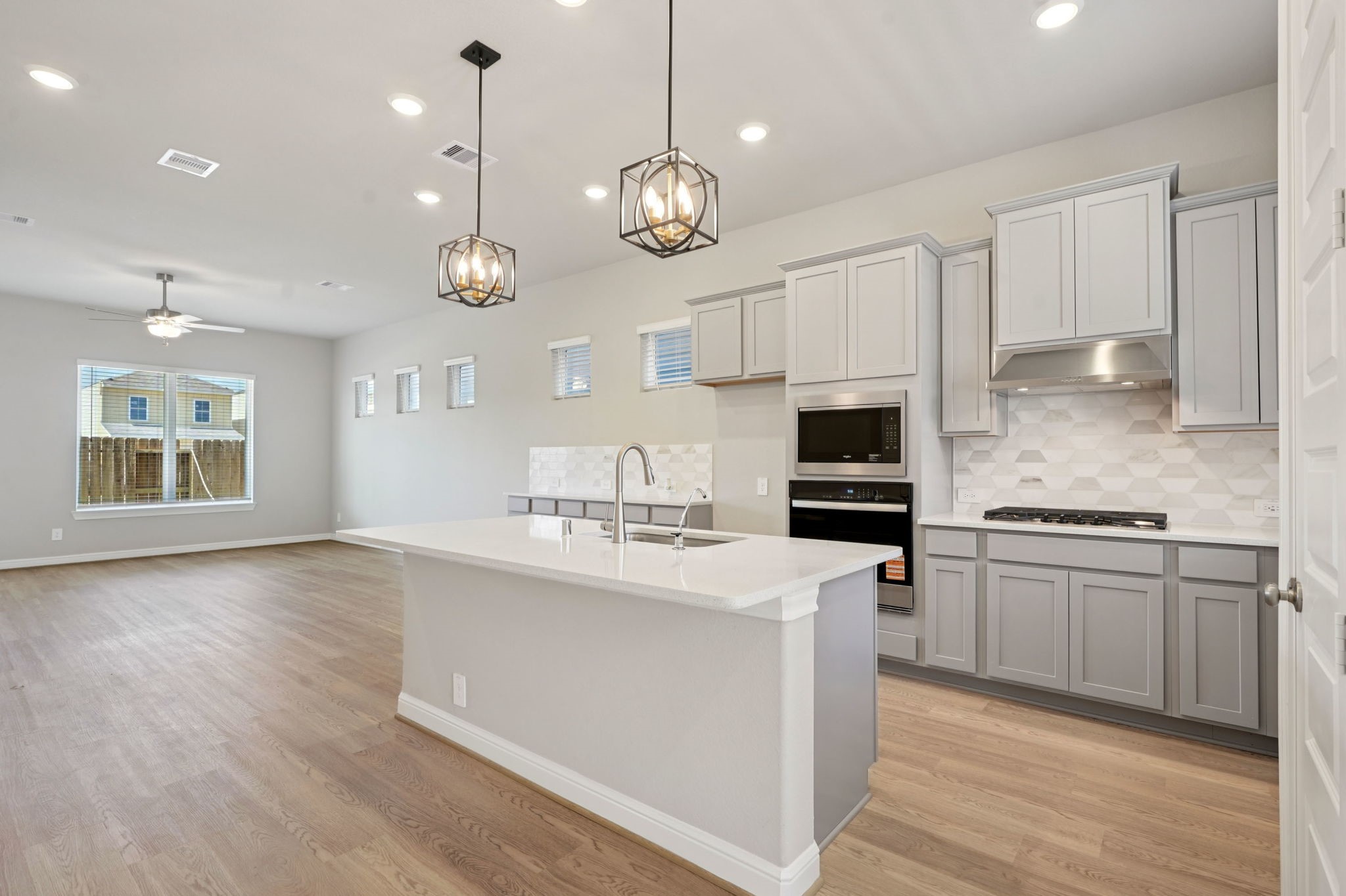 619 Topwater Trail Kemah, TX 77565 - Photo 11 of 39