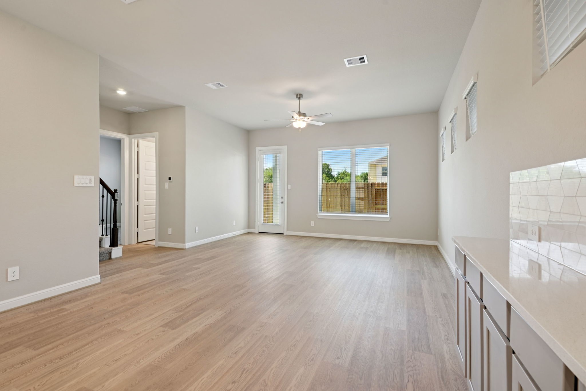 619 Topwater Trail Kemah, TX 77565 - Photo 7 of 39