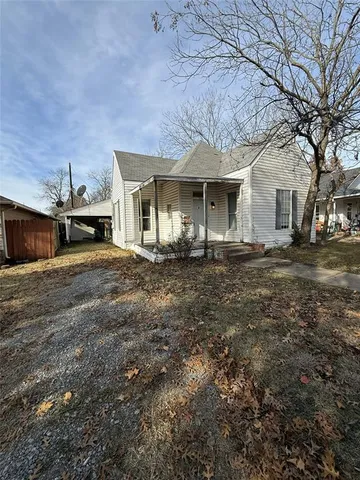 $1,500 | 306 North Cleveland Avenue, Sherman, TX 75090