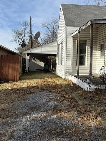 $1,500 | 306 North Cleveland Avenue, Sherman, TX 75090