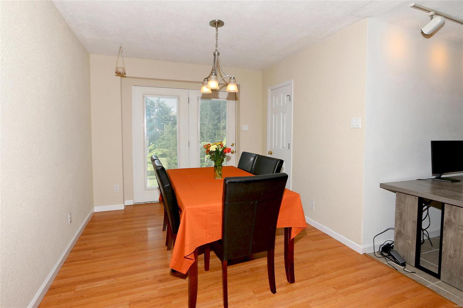 4527 Ringer Road St. Louis, MO 63129 - Photo 11 of 26 Gallery Image 11