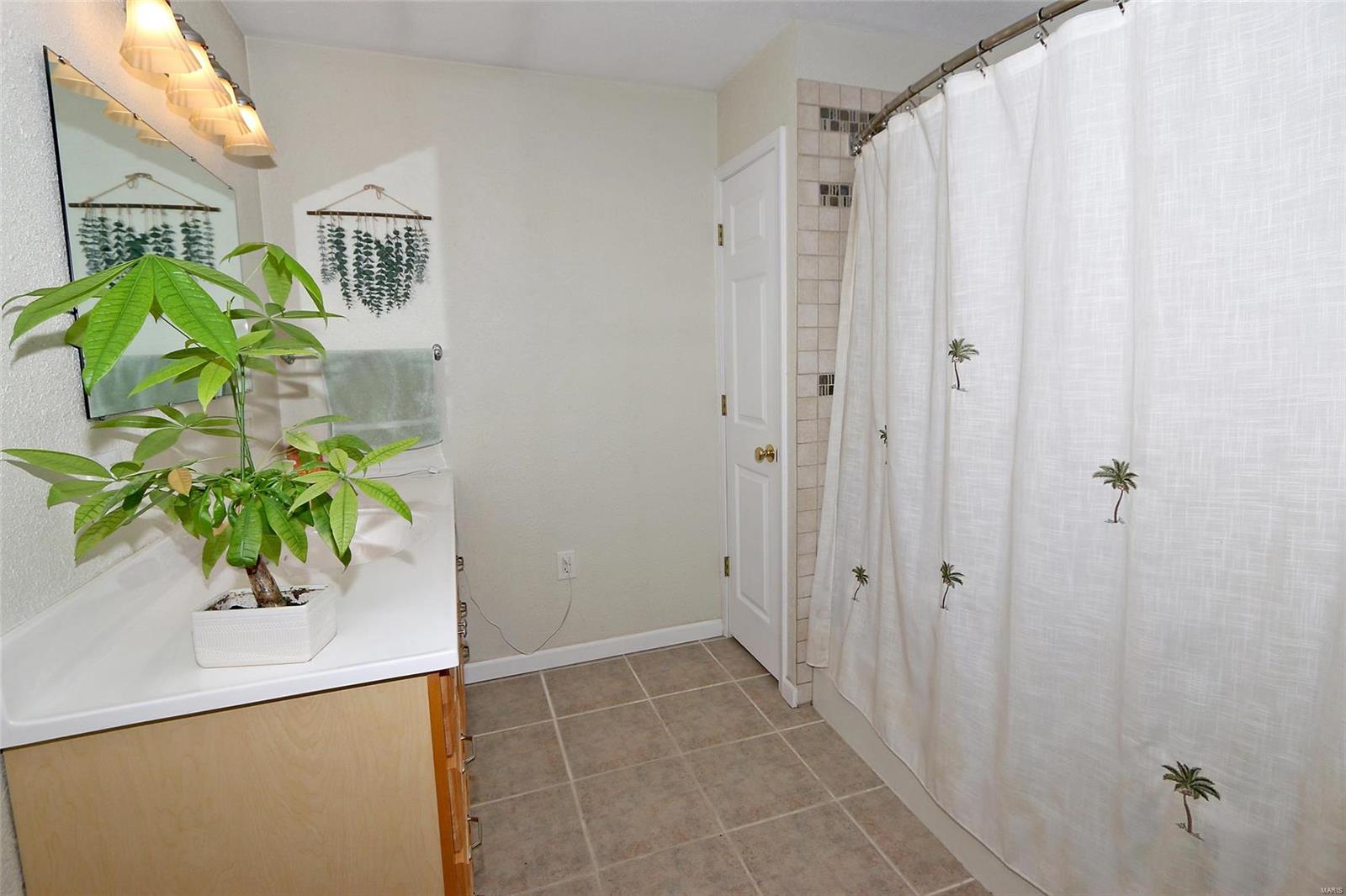 4527 Ringer Road St. Louis, MO 63129 - Photo 17 of 26 Gallery Image 17