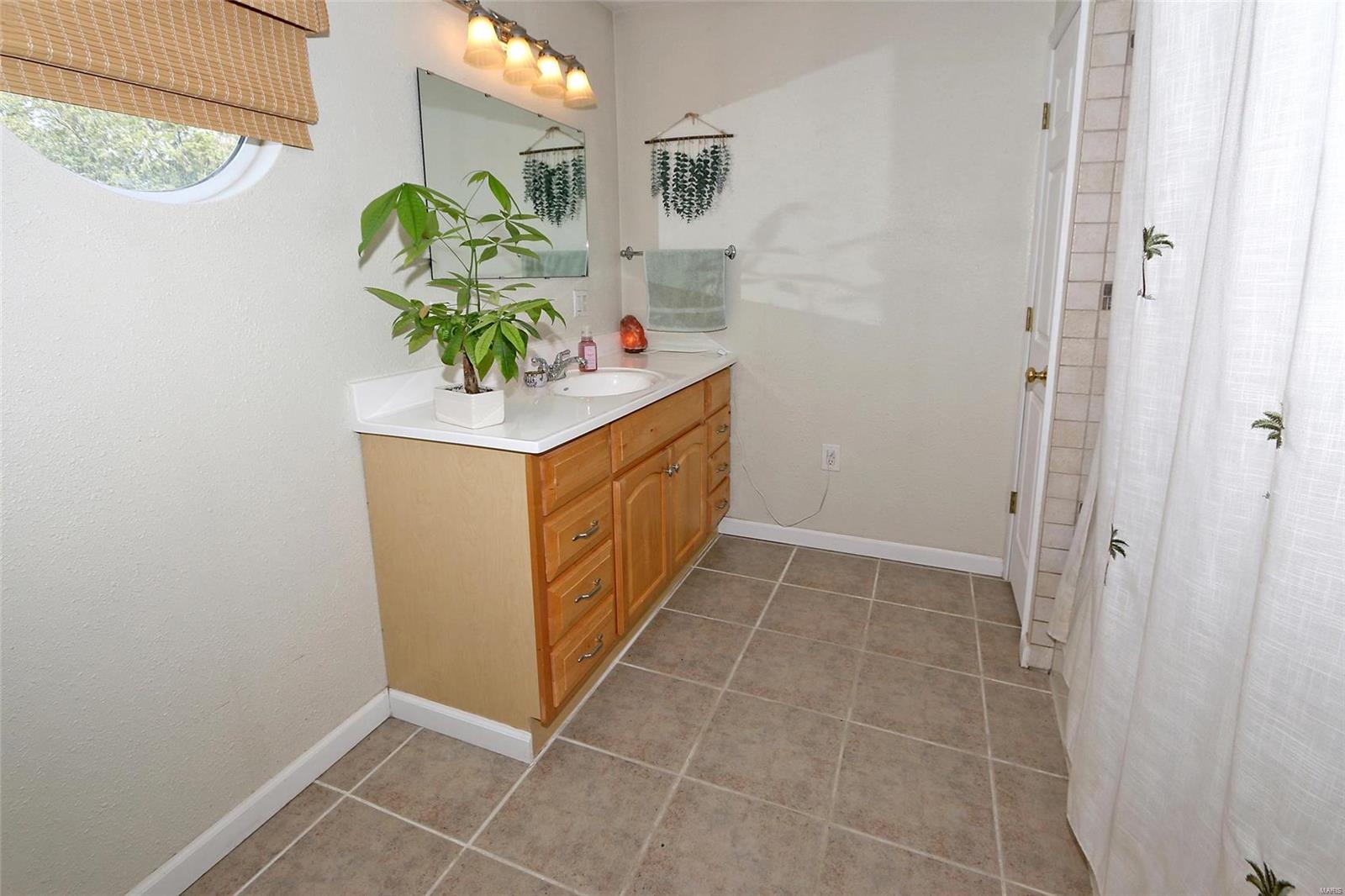 4527 Ringer Road St. Louis, MO 63129 - Photo 18 of 26 Gallery Image 18