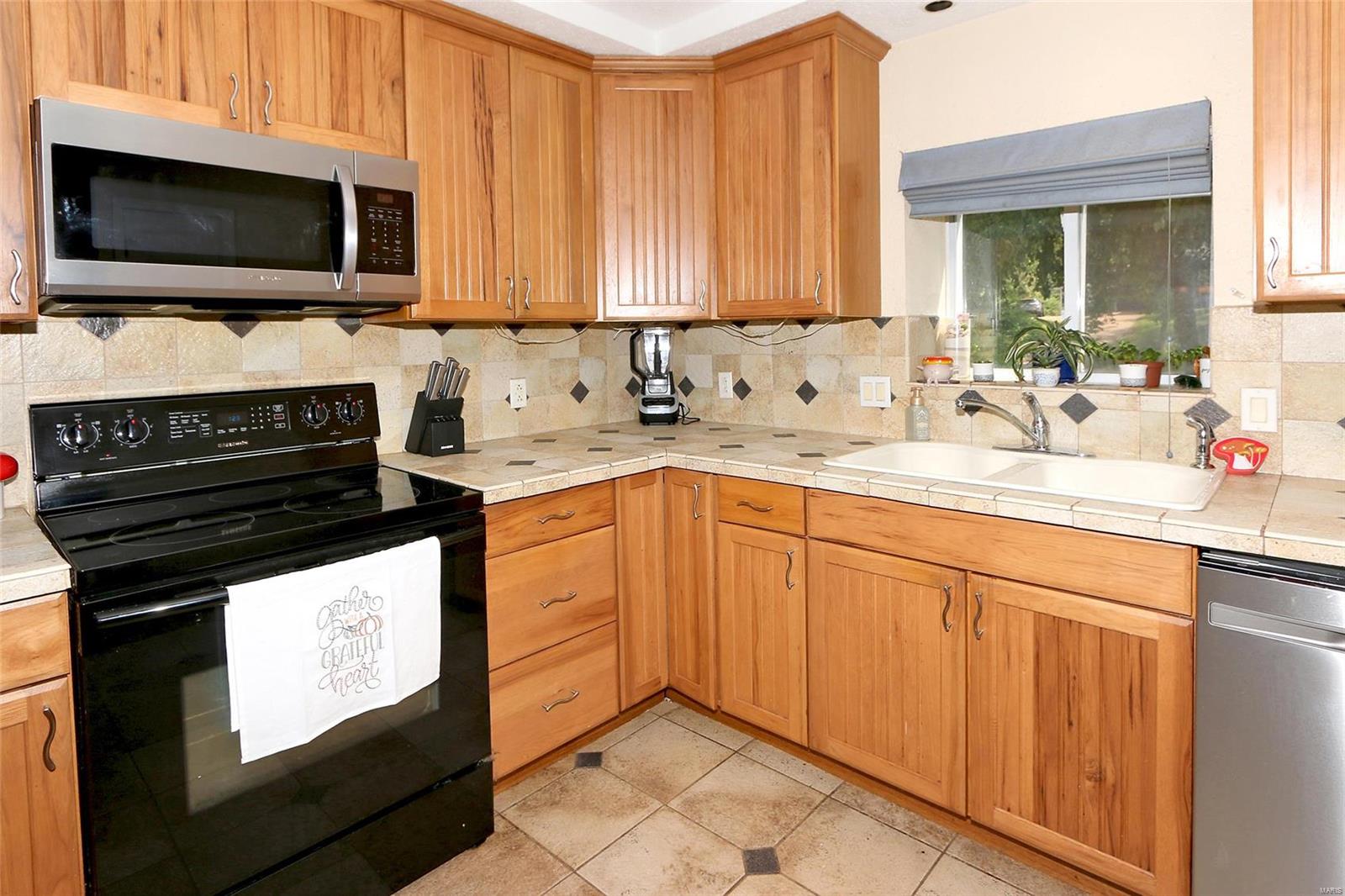 4527 Ringer Road St. Louis, MO 63129 - Photo 9 of 26 Gallery Image 9