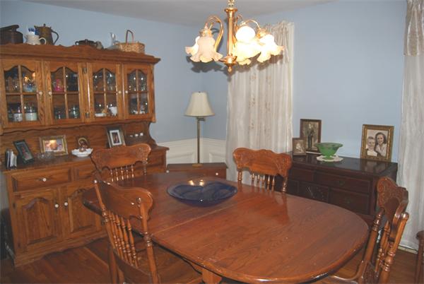 89 Concord Road Bedford, MA 01730 - Photo 5 of 15 Gallery Image 5