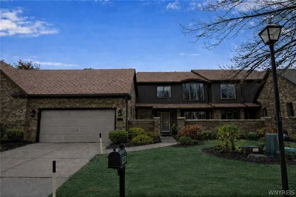 $525,000 | 122 Hidden Ridge Common, Amherst, NY 14221