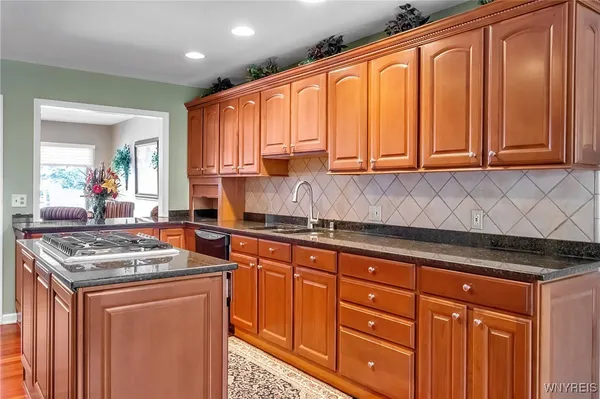 $525,000 | 122 Hidden Ridge Common, Amherst, NY 14221