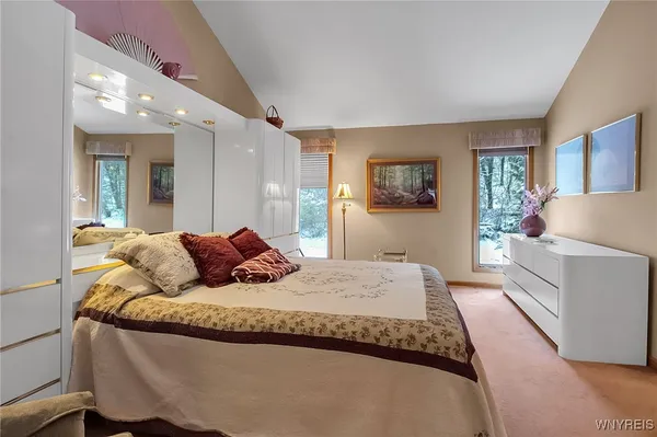 $525,000 | 122 Hidden Ridge Common, Amherst, NY 14221