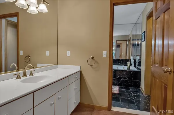 $525,000 | 122 Hidden Ridge Common, Amherst, NY 14221