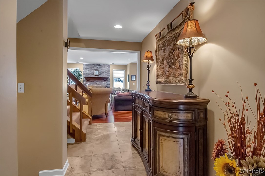 122 Hidden Ridge Common Amherst, NY 14221 - Photo 8 of 36