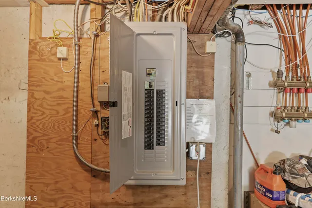 $795,000 | 4 Birch Hill Road, Peru, MA 01235