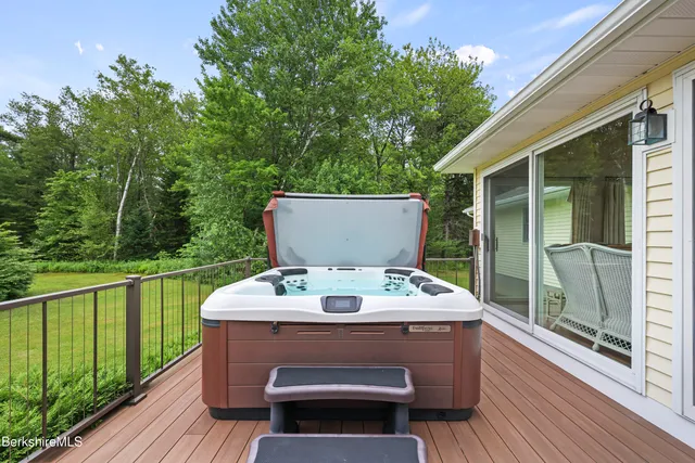 $795,000 | 4 Birch Hill Road, Peru, MA 01235