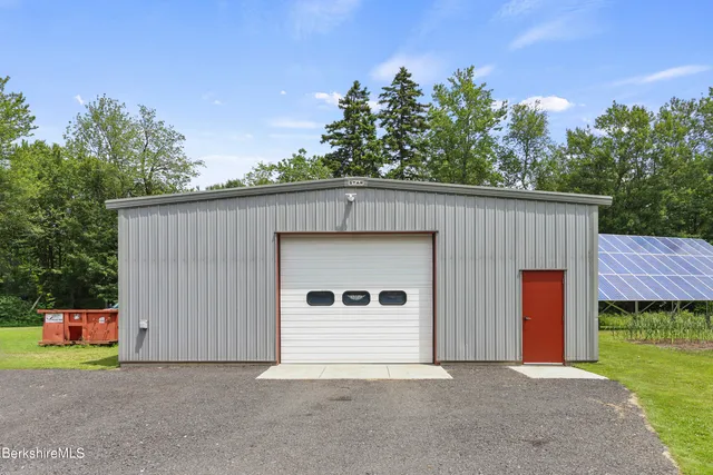 $795,000 | 4 Birch Hill Road, Peru, MA 01235