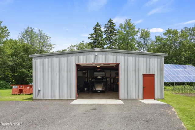 $795,000 | 4 Birch Hill Road, Peru, MA 01235