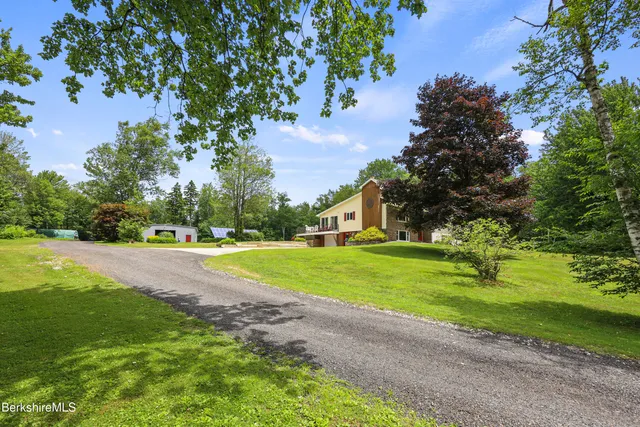 $795,000 | 4 Birch Hill Road, Peru, MA 01235