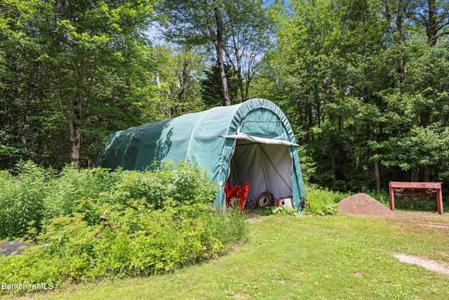 $795,000 | 4 Birch Hill Road, Peru, MA 01235