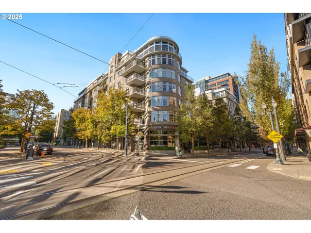 $315,000 | 1130 Northwest 12th Avenue, Unit 214, Portland, OR 97209