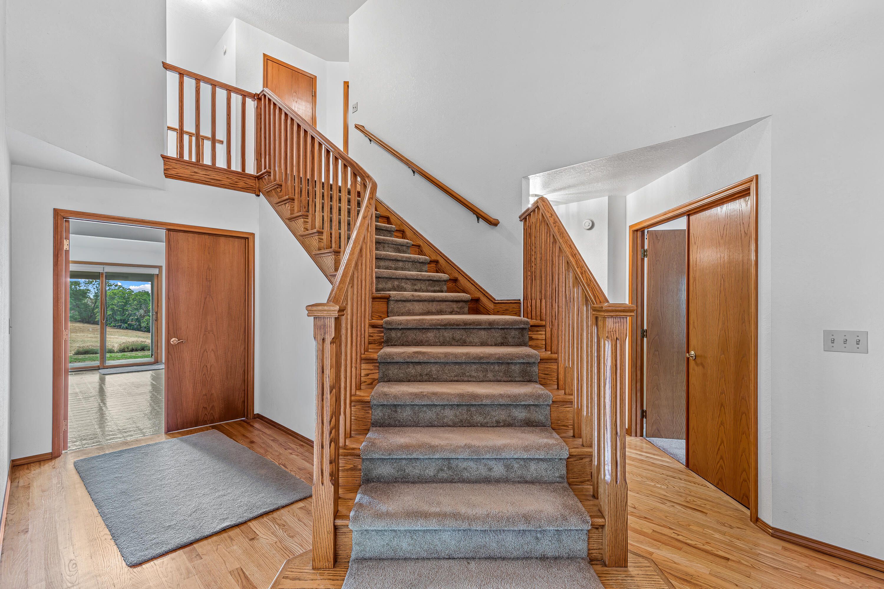 12838 Ramsey Road Gold Hill, OR 97525 - Photo 5 of 57 Gallery Image 5