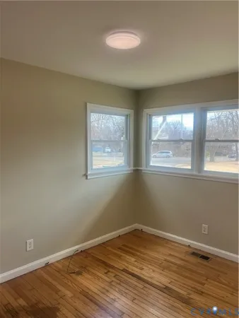 $1,200 | 809 Fort Henry Street, Petersburg, VA 23803