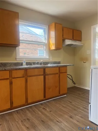 $1,200 | 809 Fort Henry Street, Petersburg, VA 23803