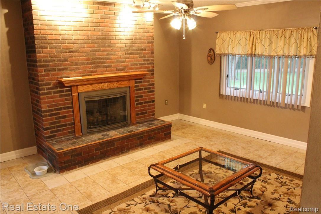2389 Byron Road Howell, MI 48855 - Photo 31 of 70 IMG_0480.JPG