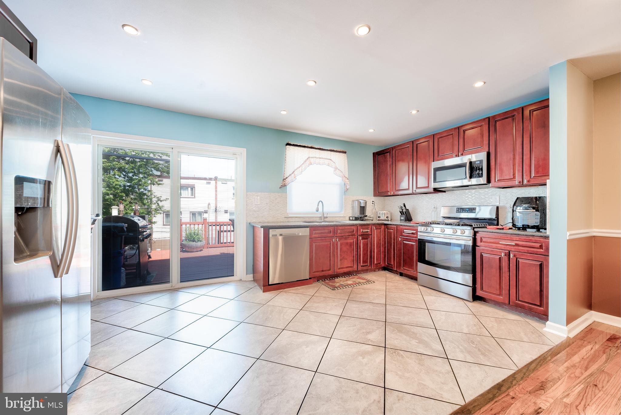 10822 Perrin Road Philadelphia, PA 19154 - Photo 6 of 21