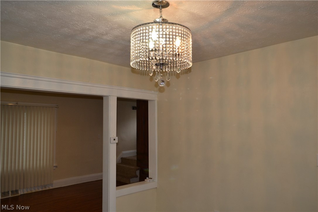923 Nela View Road Cleveland Heights, OH 44112 - Photo 6 of 32